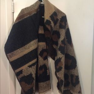 Leopard blanket scarf