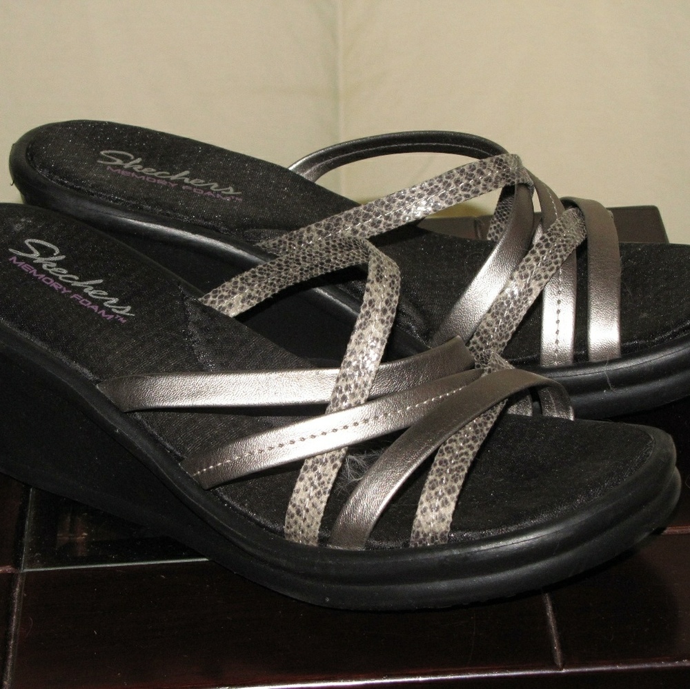 SKECHER SLIP ON WEDGE SANDLES