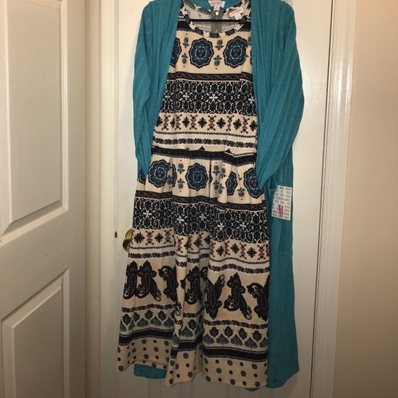 Cream/Blue Medallion Amelia LuLaRoe Unicorn - L - Picture 2 of 7