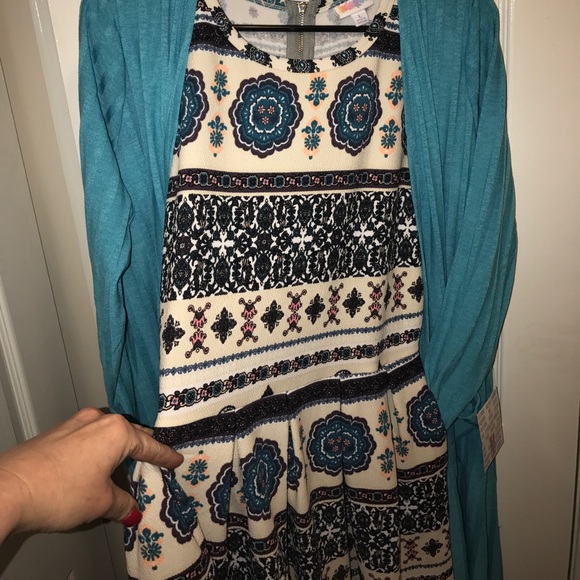 Cream/Blue Medallion Amelia LuLaRoe Unicorn - L - Picture 3 of 7