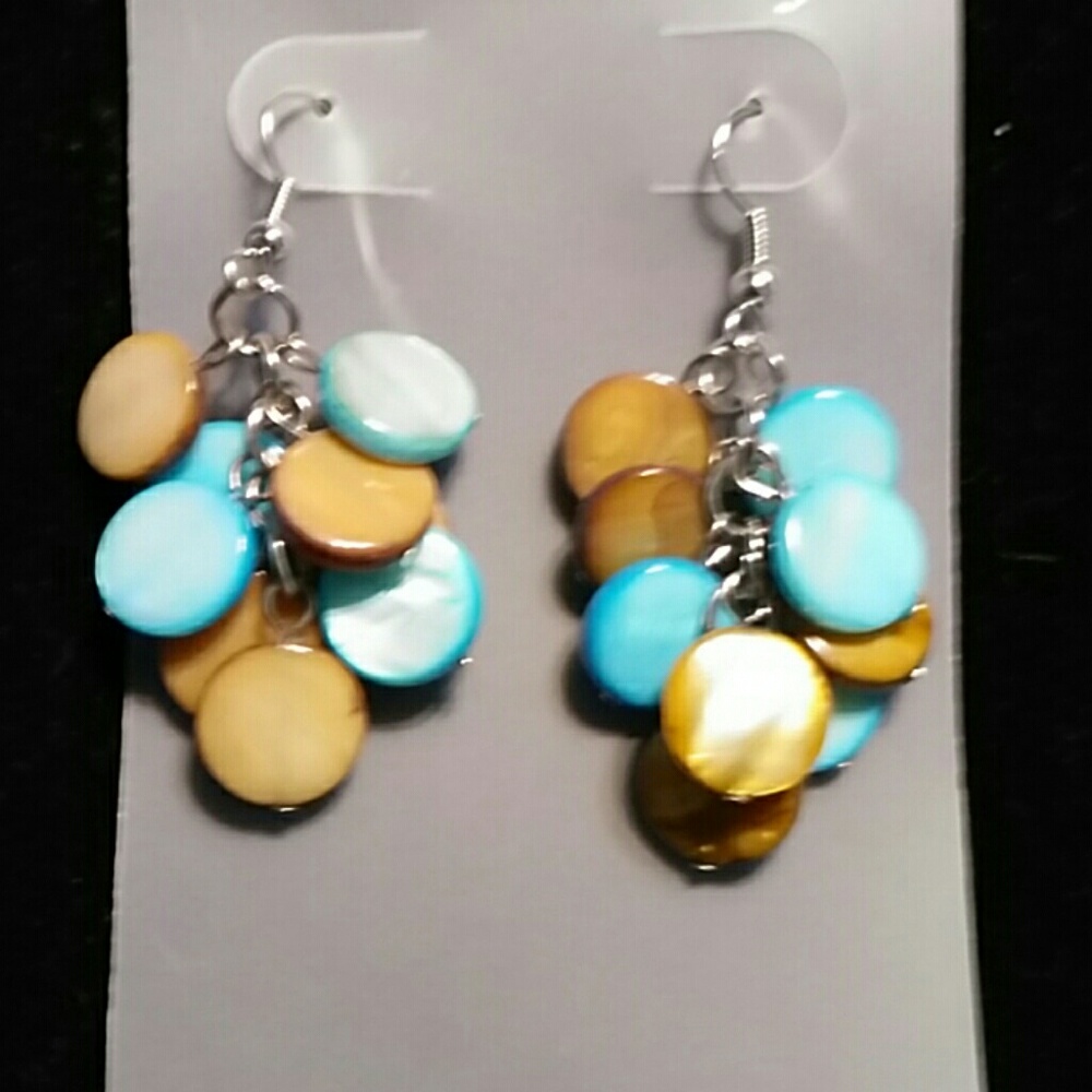 New shell earrings in package