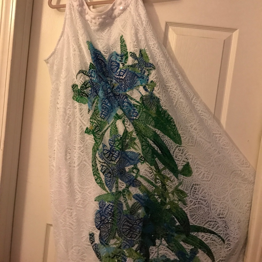 2xpetite white with floral design jewled neck