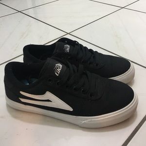 Black lakai