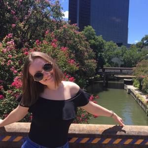 Meet your Posher, Claire