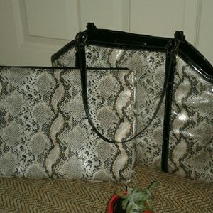 New Oversized Bag with Bonus Envelope Clutch
