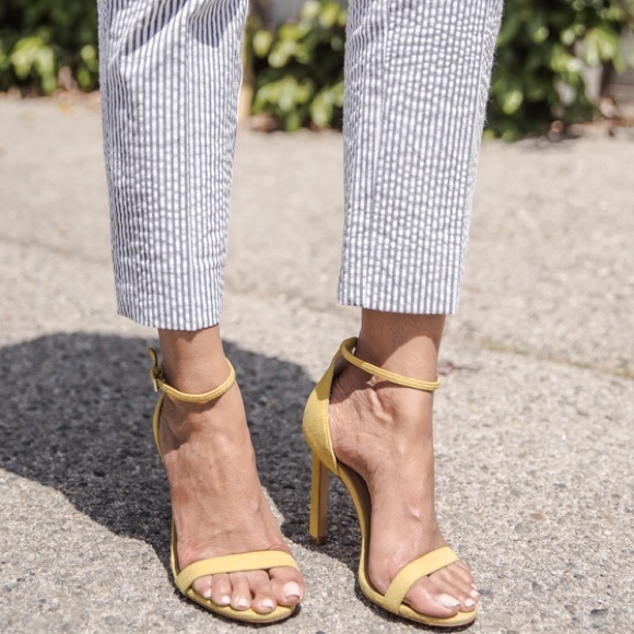 Merona Pants - Seersucker white & grey ankle classic fit pants 💙