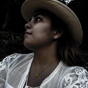 Meet your Posher, Alejandra