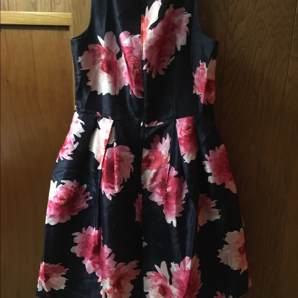 Navy & Pint floral print dress