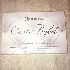 Carli Bybel eyeshadow & highlight palette
