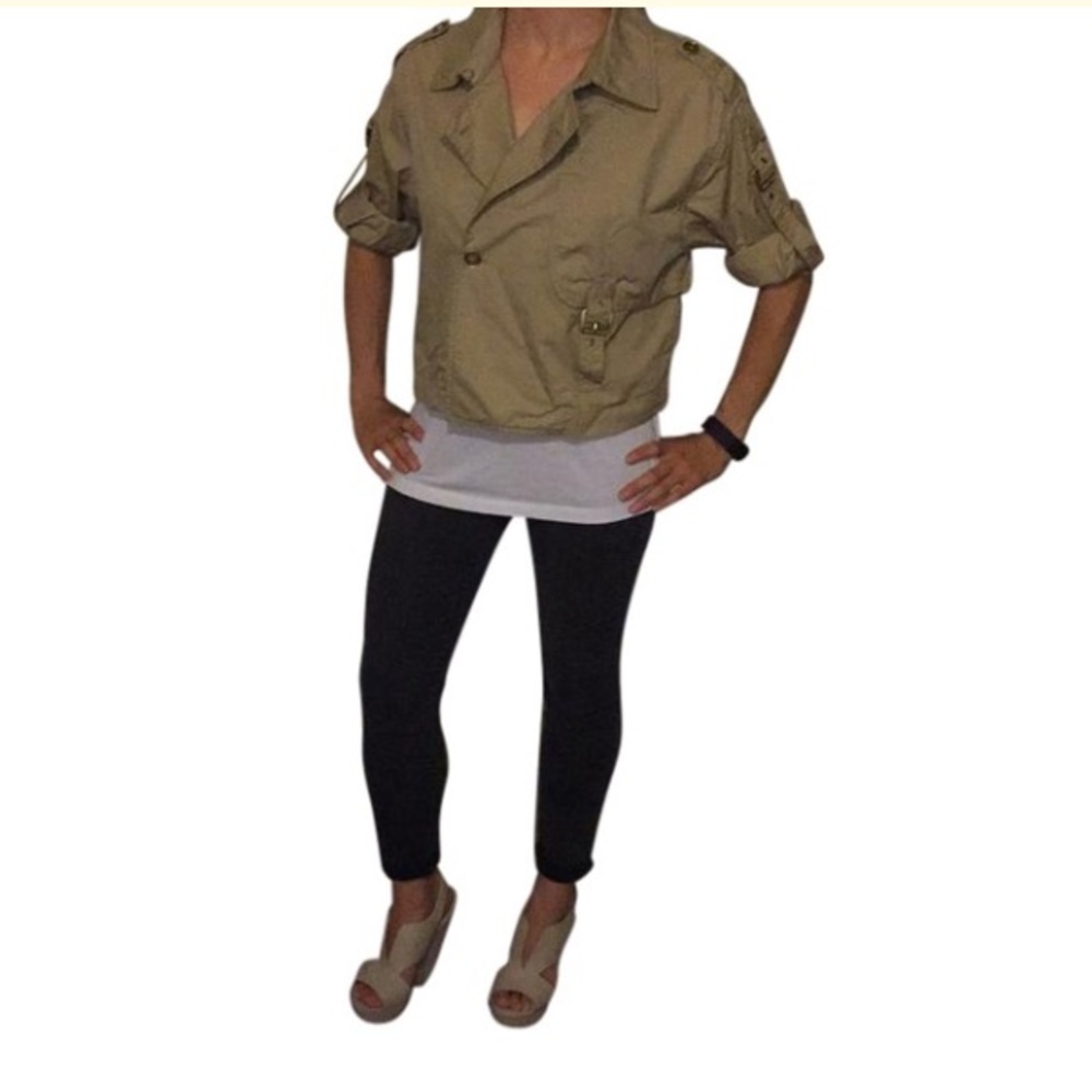 Lightweight Jacket with Adjustable Sleeves