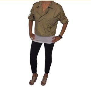 Lightweight Jacket with Adjustable Sleeves