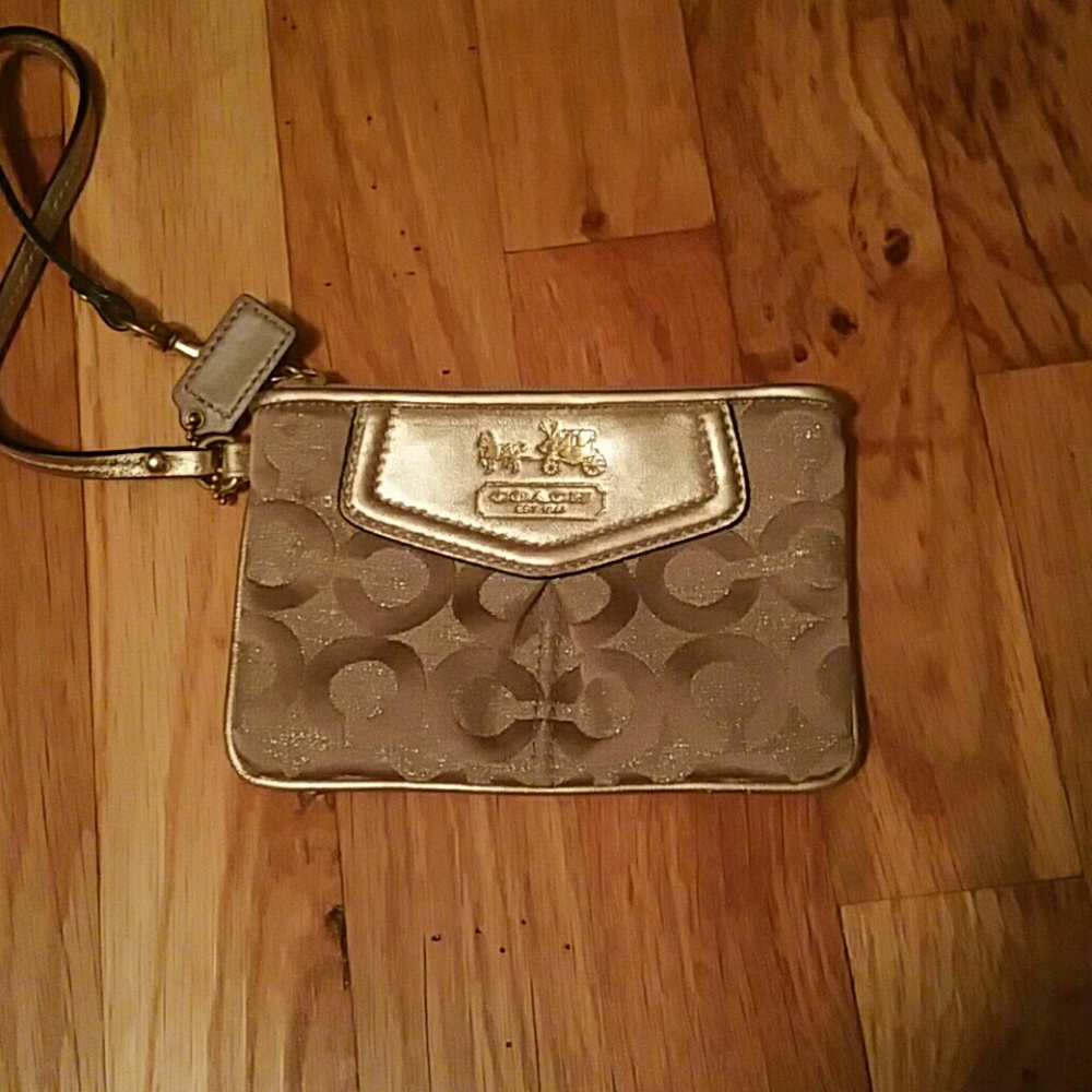 NWOT Coach Wristlet