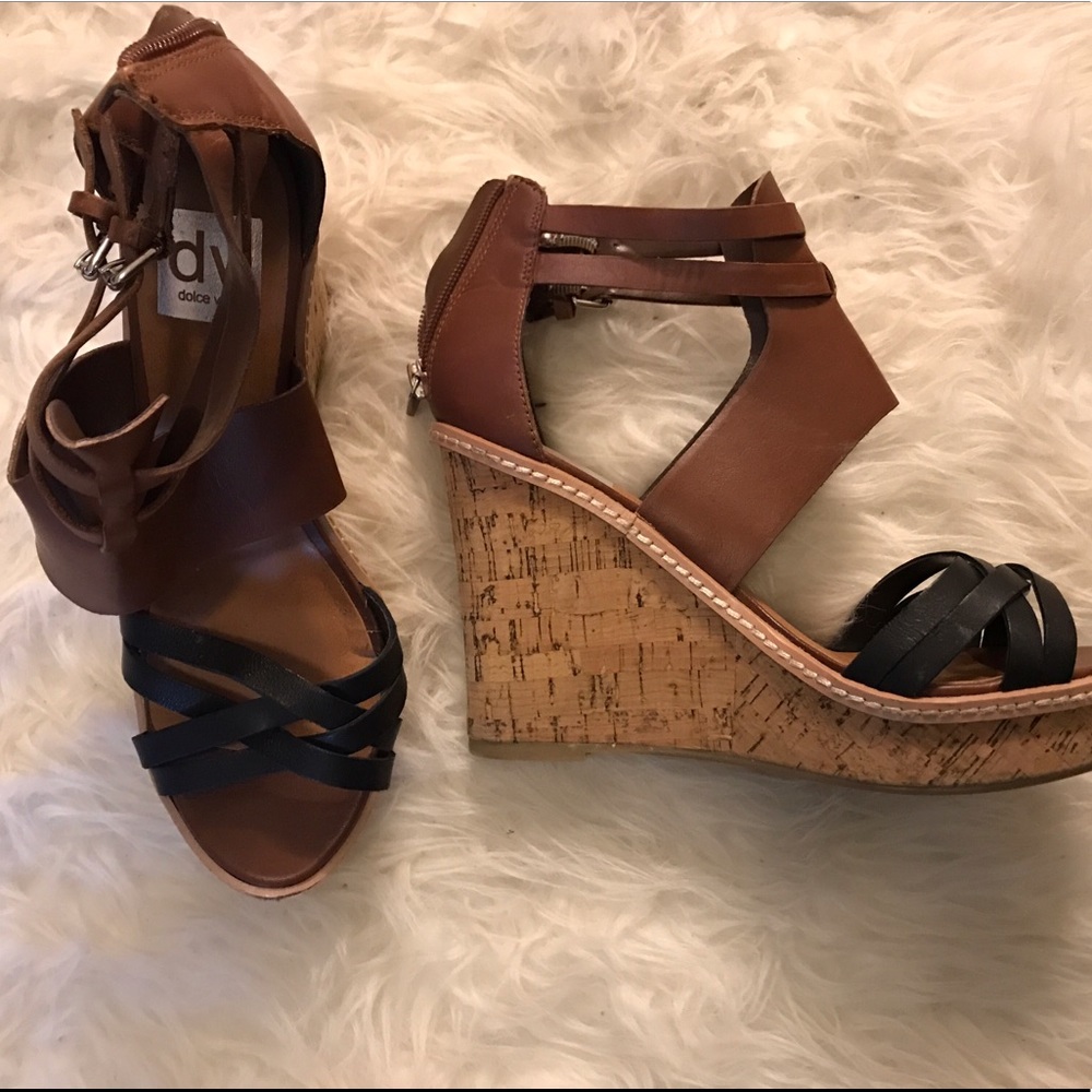 BRAND NEW Dolce Vita wedges