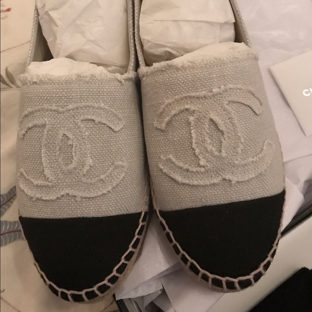 All Authentic Chanel Linen espadrilles!!! - Picture 3 of 4