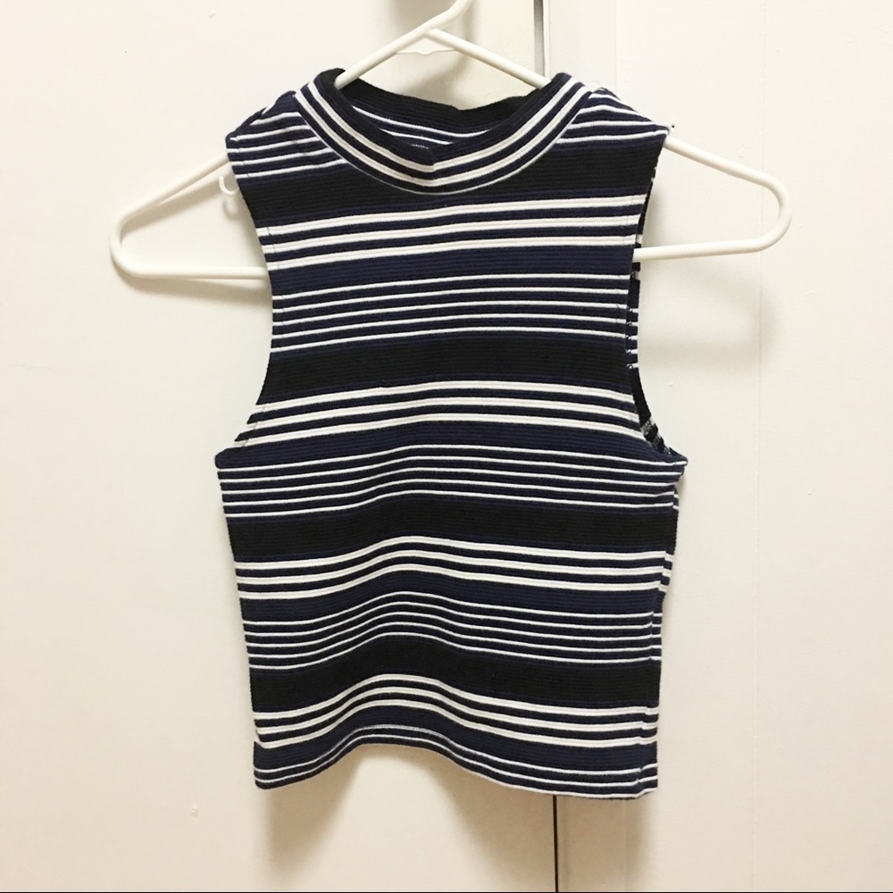 Hm mock neck tank