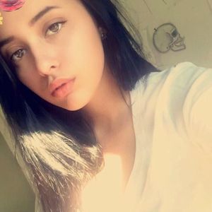 Meet your Posher, Eva