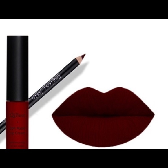 Other - Matte lip gloss waterproof NEW includes lip liner