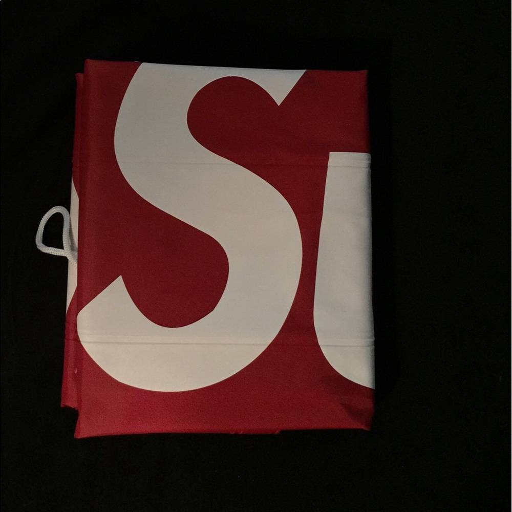 Supreme Sink or Swim Inflatable Raft / Pool Float - Picture 2 of 4