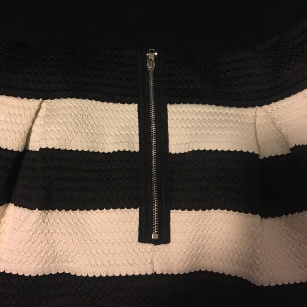 💕💕Juniors size extra large striped skirt - Picture 3 of 4