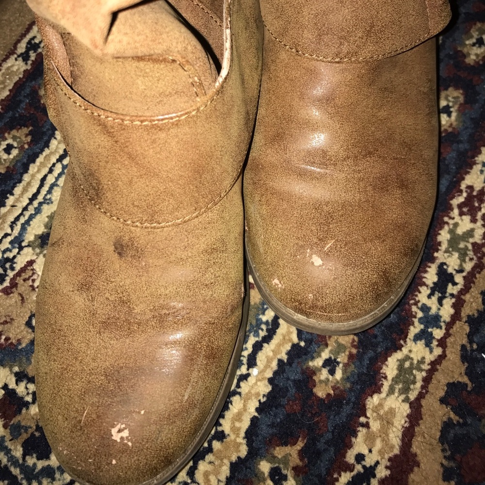 Boots - Picture 2 of 3