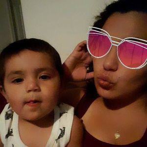 Meet your Posher, Efigenia