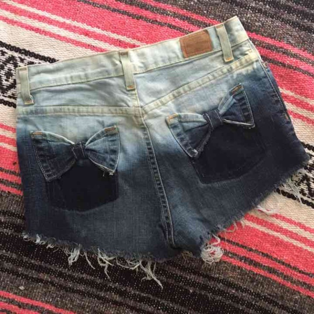 High wasted bow shorts