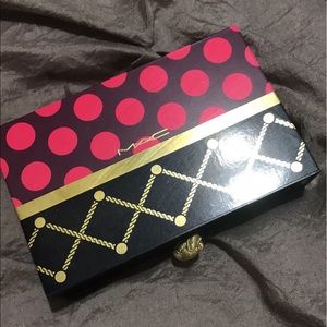 Mac nutcracker bronze pigments and glitter kit