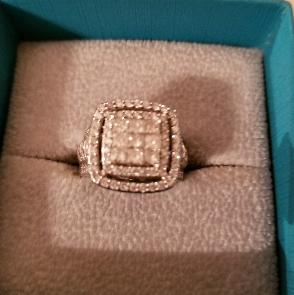 Women's wedding ring