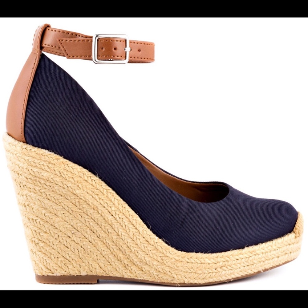 BCBG Wedges