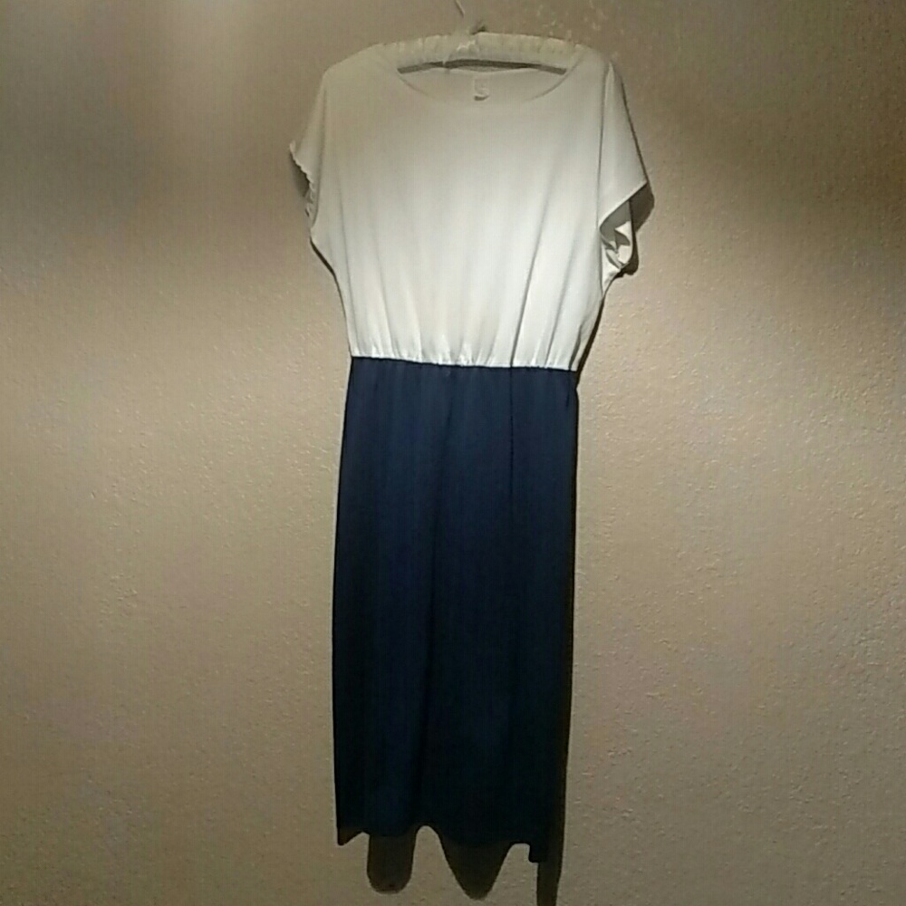 Navy blue/white dress