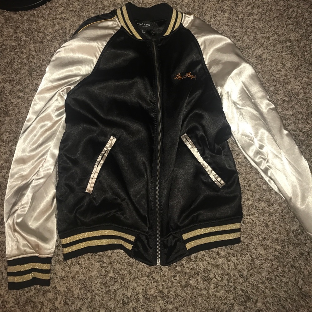 I need to make money, will negotiate the price.