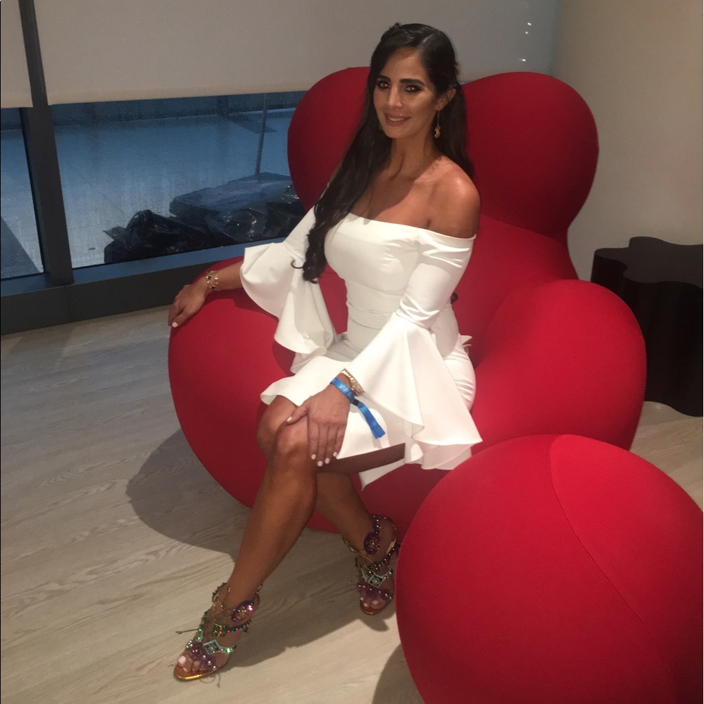 Meet Your Posher, Adriana!
