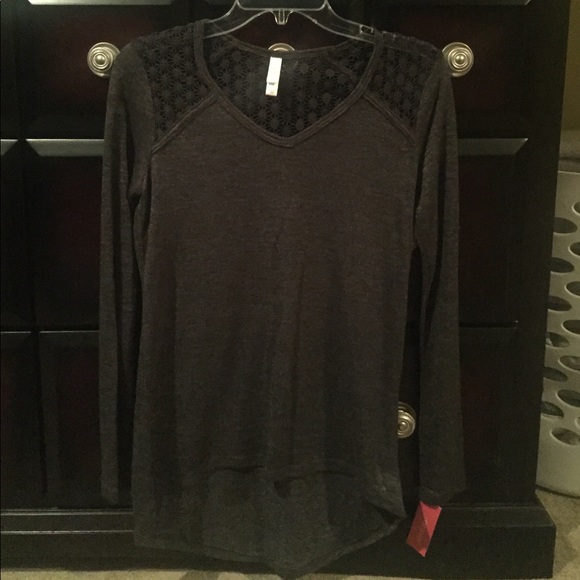 xhilaration long sleeve tshirt - Picture 1 of 2