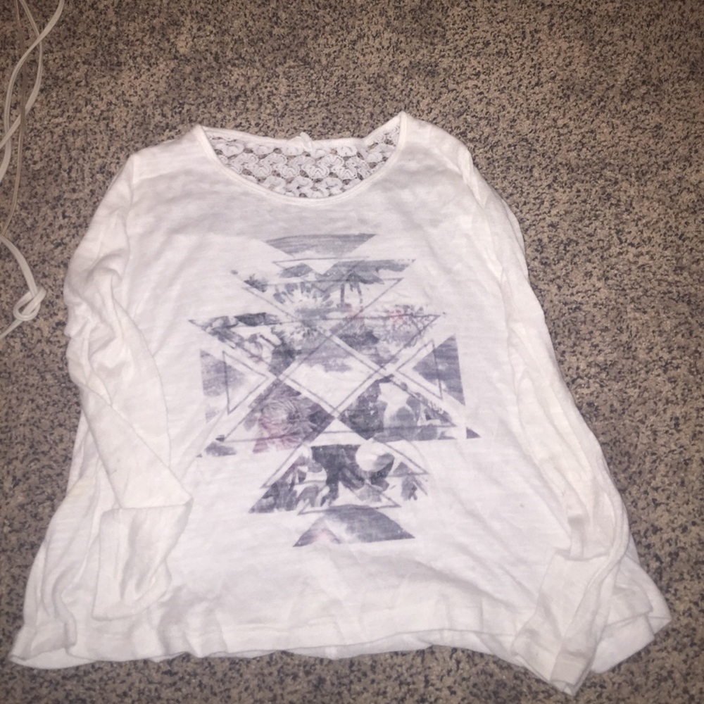 Long sleeve, laced top back, white shirt