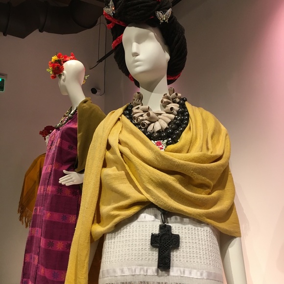 Meet your Posher, Constance - Picture 5 of 8