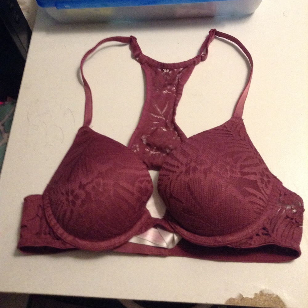 Maroon lace vs pink bra