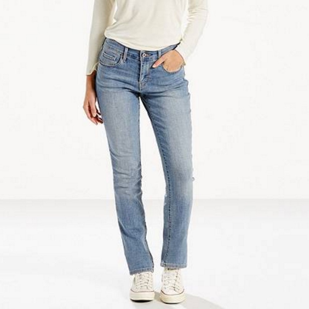 SOLD: Levi's Demi Curve Straight Leg Jeans