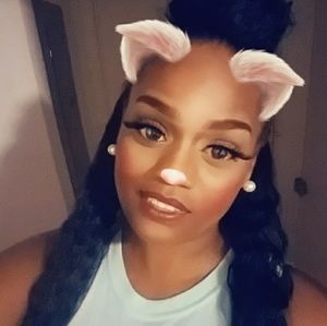 Meet your Posher, Ebony