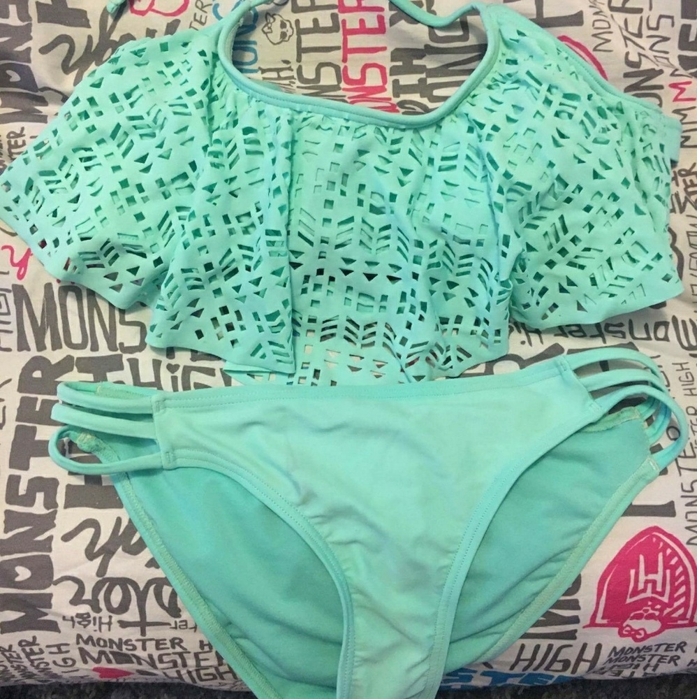 Bathing suit - Picture 3 of 3