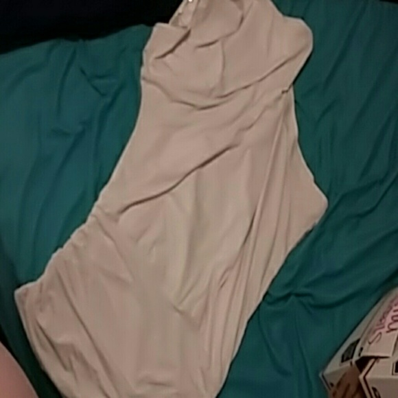 One sleeve drapped mini dress - Picture 4 of 4