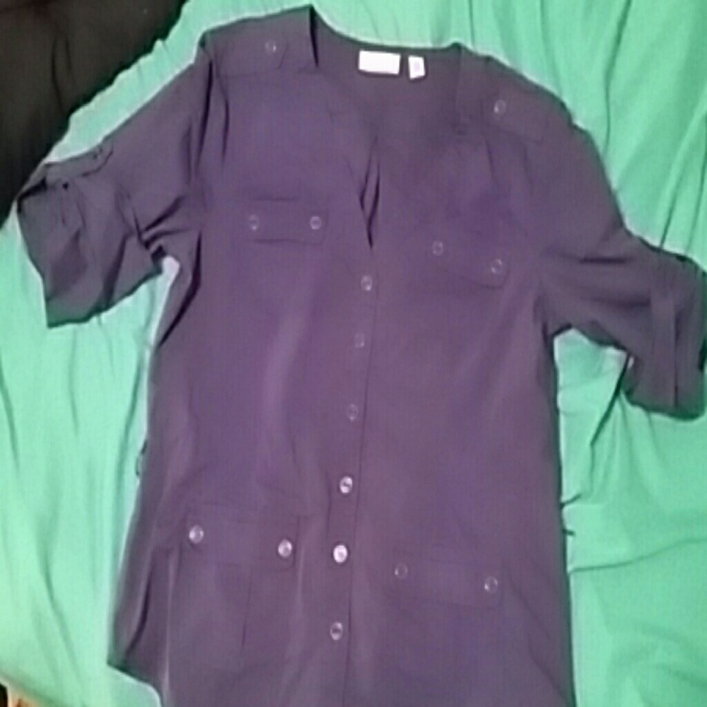 Quarter sleeve button down