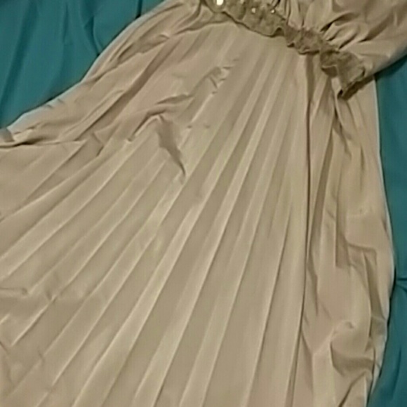 Slinky dress - Picture 3 of 3