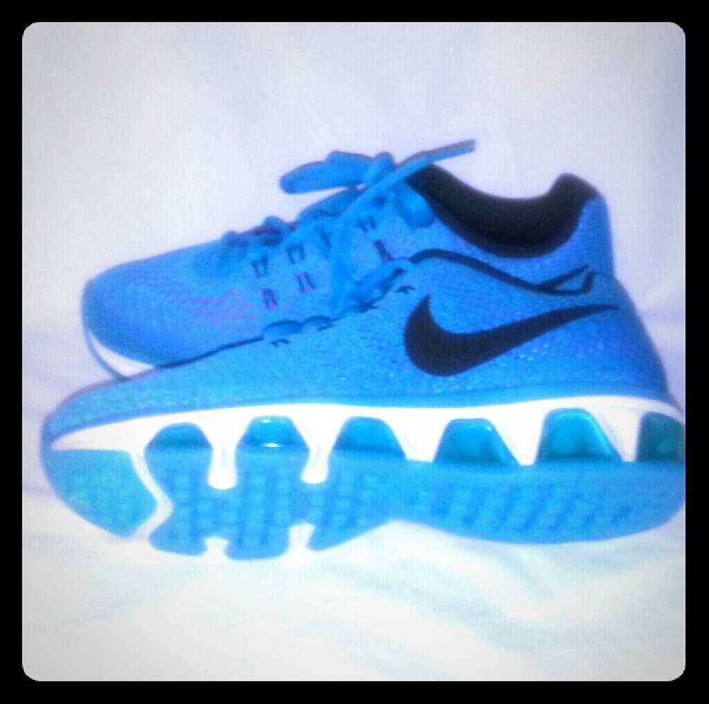 WOMANS Nike air max tailwind size 5.5