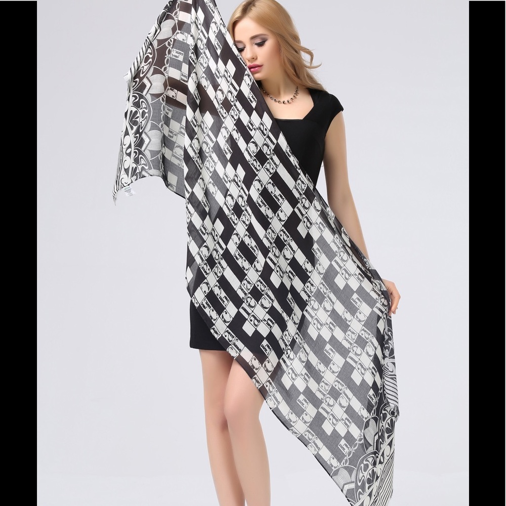 115 Black and white Scarf with letters