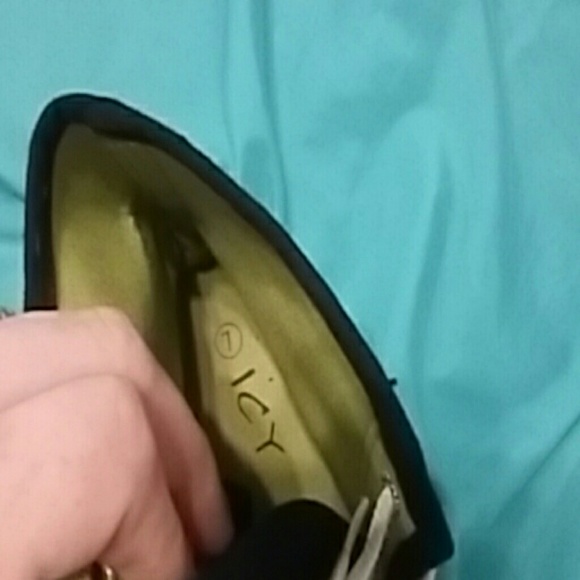 Off brand look a like converse - Picture 3 of 4