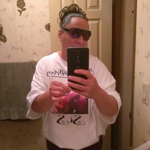 Meet your Posher, Venitra