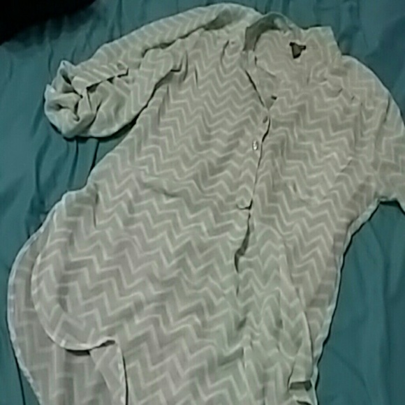 Sheer quarter longsleeve blouse - Picture 1 of 4