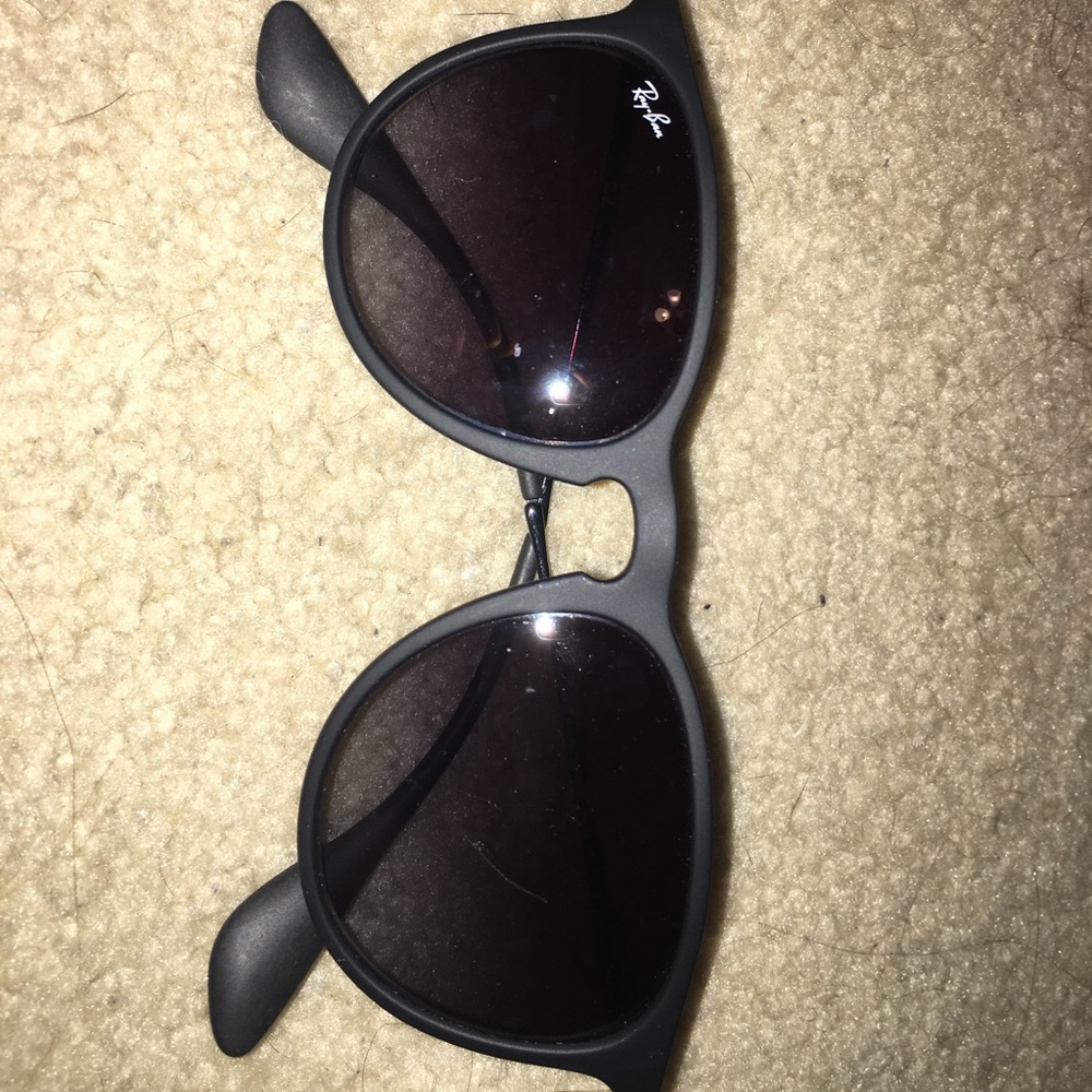 Black Ray Ban sunglasses