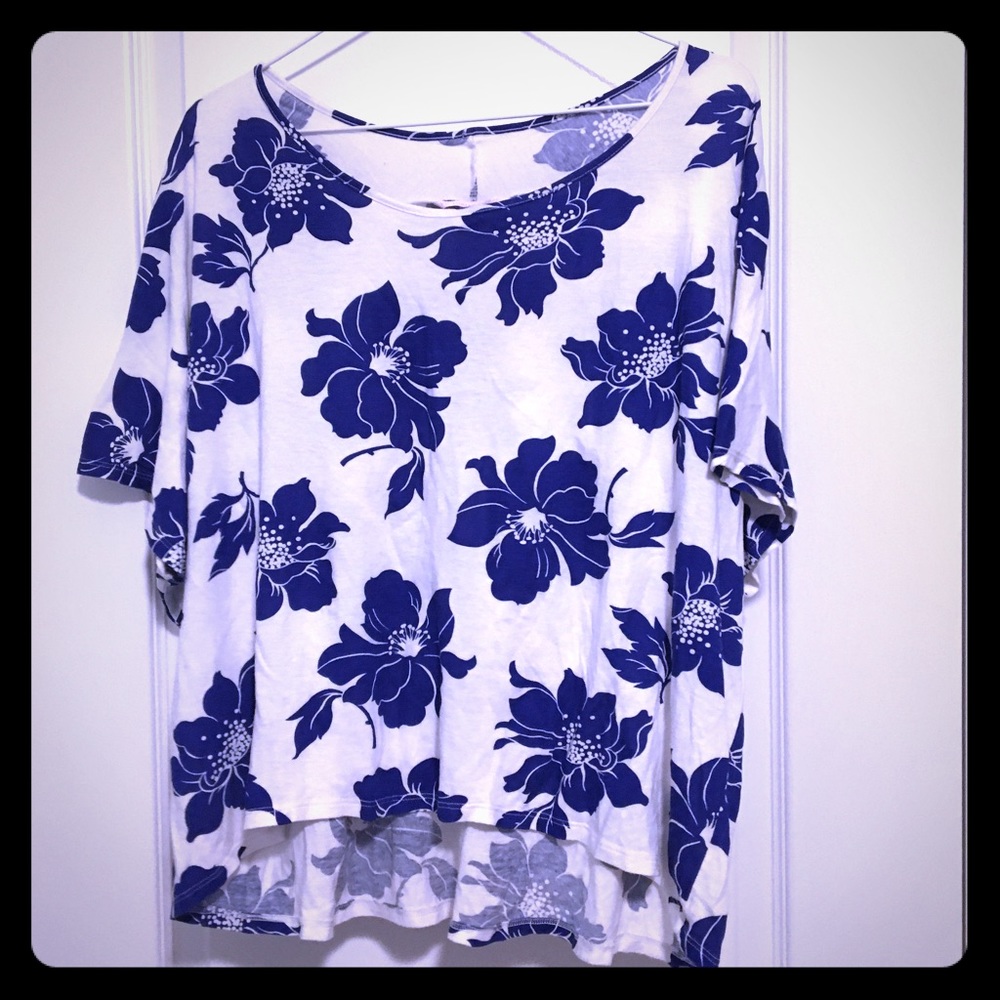 VS Butterfly Sleeve Top