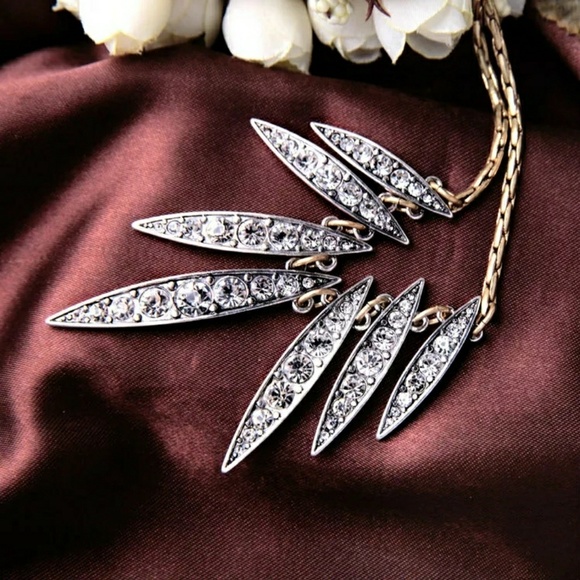 Clear Crystal Vintage Statement Pendant Necklace - Picture 6 of 6